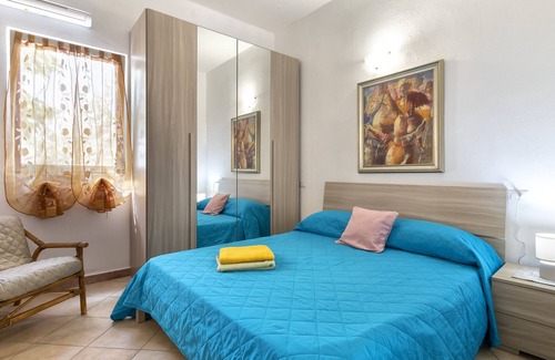 Olmedo House | Holiday Home 'Casa Gabri' with Mountain View, Shared Garden and Air Conditioning