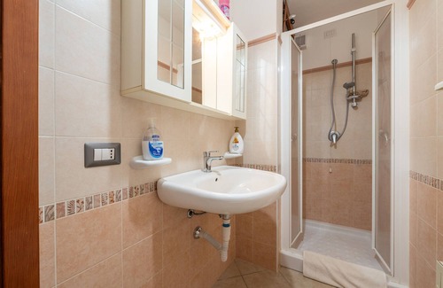 Sant'Antioco House | Holiday Home "Casa di Edo" with Private Terrace & Wi-Fi