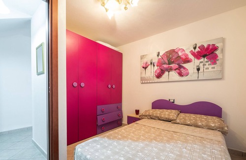 Sant'Antioco House | Holiday Home "Casa di Edo" with Private Terrace & Wi-Fi