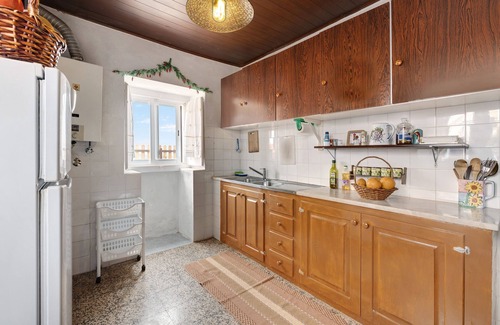 Azenhas do Mar House | Holiday Home 'Casa Sol E Mar' with Sea View, Private Terrace and Wi-Fi