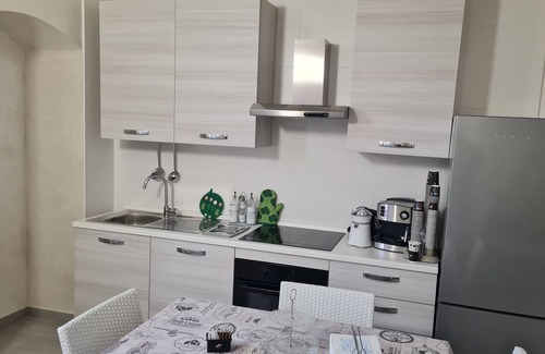 Manfredonia House | Holiday Home 'Casa Vacanza Paradiso' with Sea View, Wi-Fi and Air Conditioning