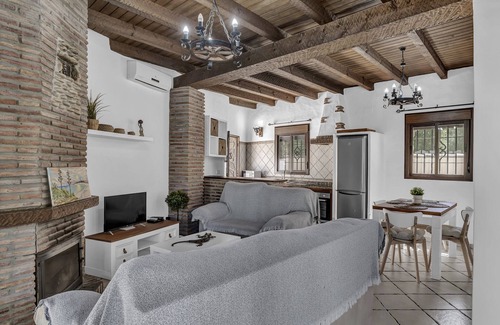 Zahora House | Holiday Home 'Casas Al Alba' with Private Pool, Wi-Fi and Air Conditioning