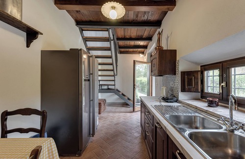 Barberino di Mugello House | Holiday Home 'Castello Di Mangona' with Mountain View and Private Garden