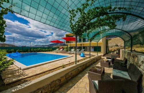 Donje Sitno House | Holiday Home Cherry Tree