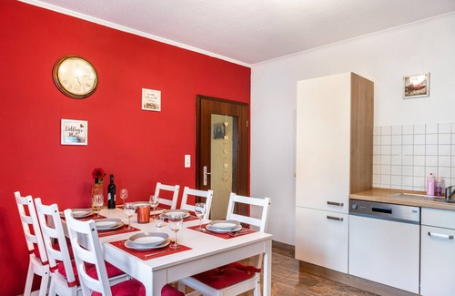 Friedrichsbruck House | Holiday Home 'Haus' with Shared Terrace and Wi-Fi