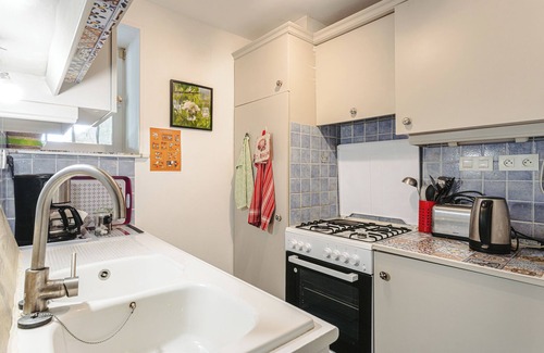 Genouille House | Holiday Home 'Du Parc' with Lake View, Wi-Fi and Air Conditioning