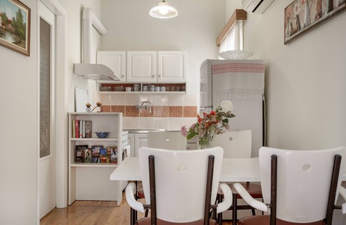 Sivros House | Holiday Home 'El Padre Residence' with Mountain View, Wi-Fi and Air Conditioning