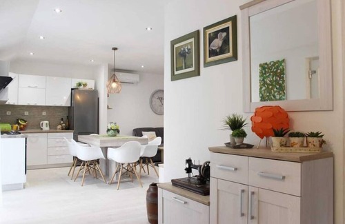 Dracevica House | Holiday Home Ela - Three Bedroom Holiday Home with outdoor Pool (ST)