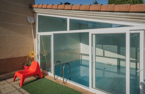 San Millan de Lara House | Holiday Home 'San Pelayo' with Mountain View, Shared Pool and Private Terrace