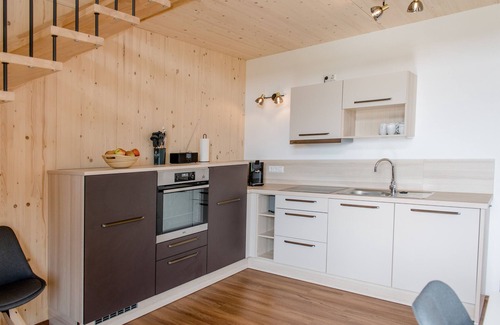 Niederlehen House | Holiday Home 'Ferienhaus Tannengrün' with Private Terrace, Wi-Fi and Air Conditioning