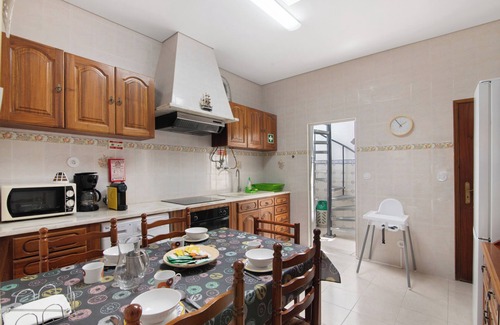 Fuseta House | Holiday Home 'Fuzeta' with Private Terrace, Wi-Fi and Air Conditioning