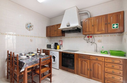 Fuseta House | Holiday Home 'Fuzeta' with Private Terrace, Wi-Fi and Air Conditioning