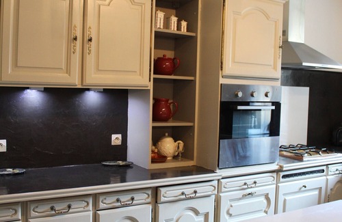 Le Ponthou Villa | Holiday Home 'Gite 12 Pers À 15kms De La Plage' with Private Garden and Wi-Fi