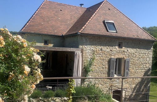 Le Vigan House | Holiday Home 'Gite De Charme Gite Du Hameau' with Shared Pool, Private Terrace and Wi-Fi