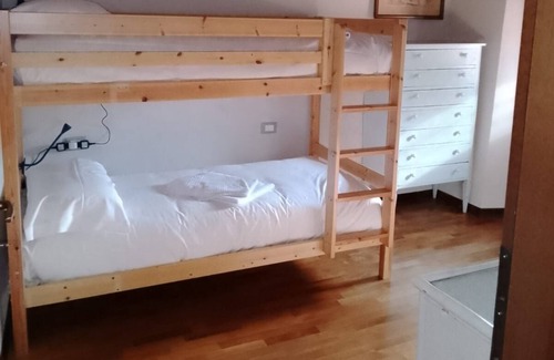 Loiano House | Holiday Home 'Gnazzano Home 2' with Mountain View, Wi-Fi and Air Conditioning