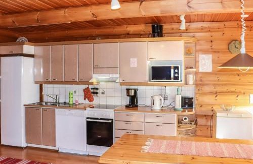 Kehys-Kainuu House | Holiday Home Hallanhelmi a paritalo by Interhome