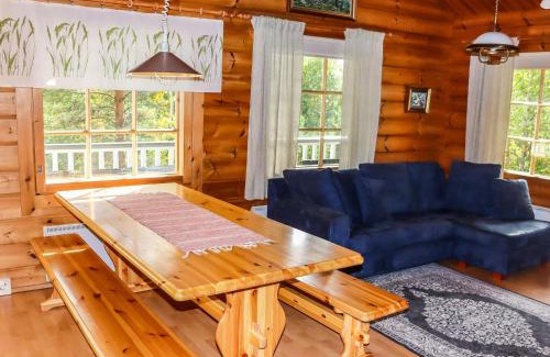 Kehys-Kainuu House | Holiday Home Hallanhelmi a paritalo by Interhome