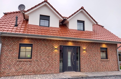 Geeste House | Holiday Home 'Hanni' with Sauna, Garden and Wi-Fi