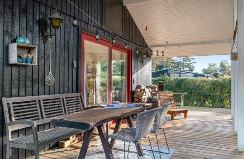 Kongsnæs House | Holiday Home Heraldine - 400m from the sea by Interhome
