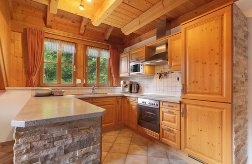 Wolfach - Saint Roman House | Holiday Home 'Hexenhäuschen' with Mountain View, Private Terrace and Wi-Fi