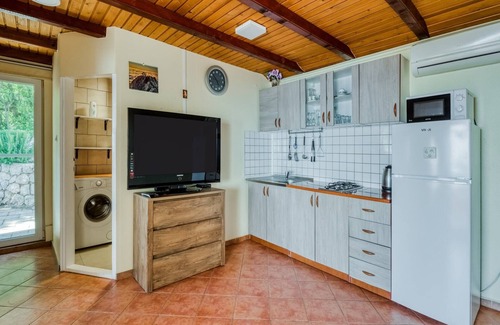 Tribanj House | Holiday Home in Tribanj Kru?ica