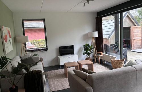 Balk House | Holiday Home in Balk near Frisian Lakes