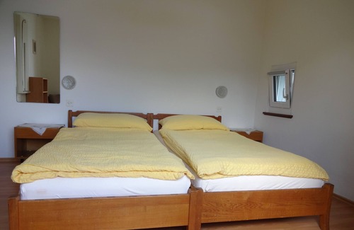 Minusio House | Holiday home in beautiful location, quiet, view of Lake Maggiore, pool