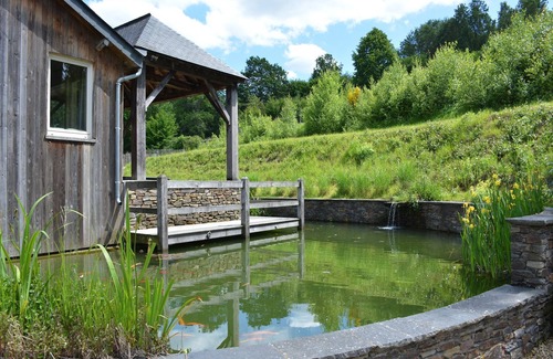 Gembes House | Holiday Home in Bièvre near Forest & Pond