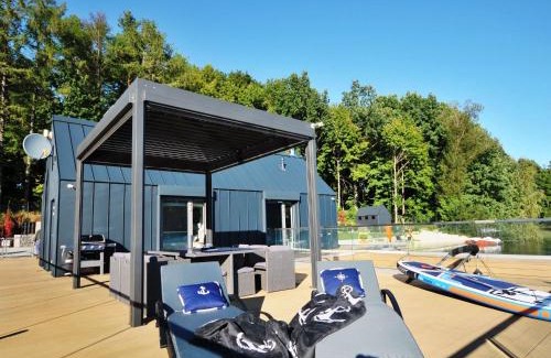 Bytow House | Holiday Home in Bytów by Private Lake