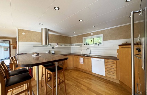 Dalskog Ski Chalet | Holiday home in Dalskog with a panoramic lake view | SE17006