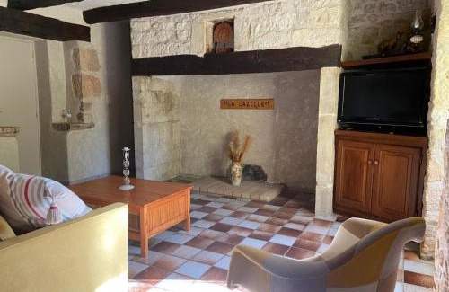 Muret-le-Chateau House | Holiday Home in Muret near Château Colombier