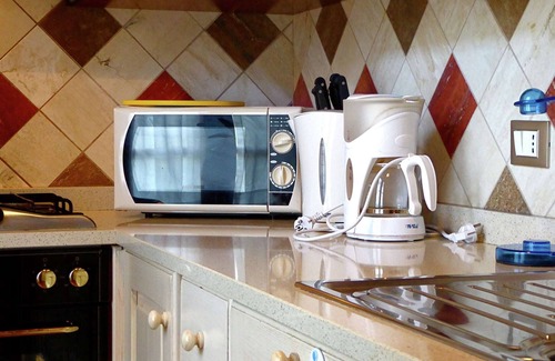 Montecarelli House | Holiday Home in Montecarelli with Pool