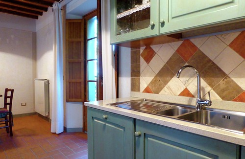 Montecarelli House | Holiday Home in Montecarelli with Pool