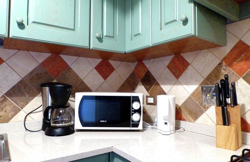 Montecarelli House | Holiday Home in Montecarelli with Pool