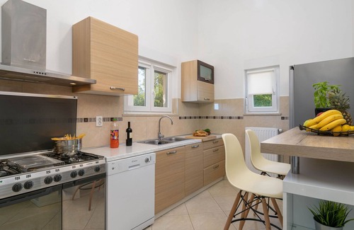 Prodol House | Holiday Home in Prodol with Private Pool