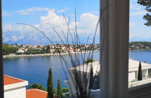 Selca House | Holiday Home in Sumartin with Seaview, Air condition, WIFI, Washing machine (682-2)