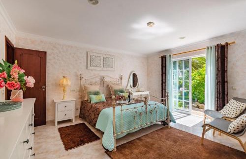 Medronhal House | Holiday Home Isaurinda 1 by Interhome