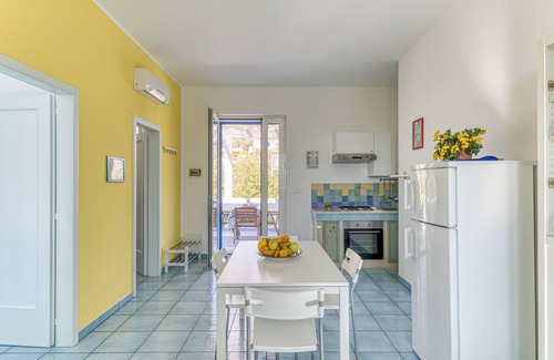 Marina di Novaglie House | Holiday Home 'Il Carrubo Silene' with Private Terrace and Balcony