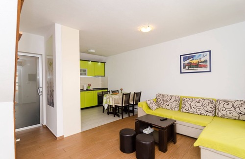 Trstenik House | Holiday Home Jasenka Trstenik - Duplex One Bedroom Apartment with Terrace and Side Sea View