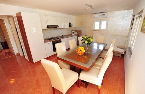 Hrvace House | Holiday home Josipa, (15281), Rumin, hr