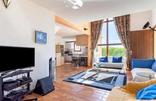 La Londe-les-Maures House | Holiday Home Le Belvédère by Interhome