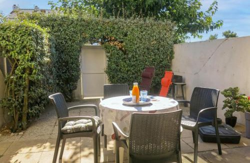 La Chaume House | Holiday Home Le Goeland Argenté by Interhome