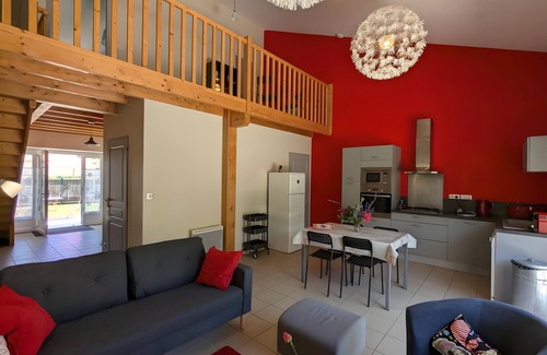 Verrieres House | Holiday Home 'La Bonne Chauffe' with Shared Pool, Private Terrace and Wi-Fi