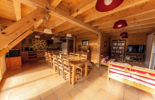 Montagnole Cottage | Holiday Home 'La Grange Aux Ecureuils 6 Pers' with Mountain View, Private Terrace and Private Garden