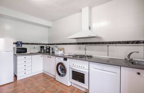 Caranceja House | Holiday Home 'La Jomeruca' with Mountain View, Balcony and Wi-Fi