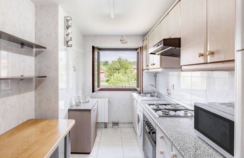 Caranceja House | Holiday Home 'La Jomeruca' with Mountain View, Balcony and Wi-Fi