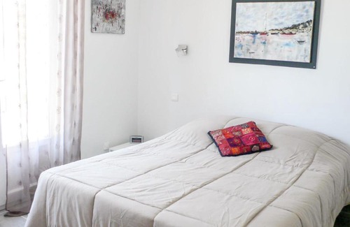 Tarascon House | Holiday Home La Maison dans les Oliviers by Interhome
