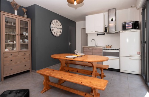 Brech House | Holiday Home 'La Maison De Toulbadeu' with Private Terrace and Private Garden