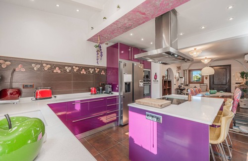 Badia Gran House | Holiday Home 'La Playita' with Sea View, Pool, Garden & Wi-Fi