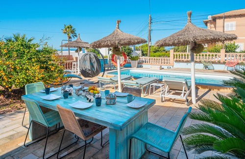 Badia Gran House | Holiday Home 'La Playita' with Sea View, Pool, Garden & Wi-Fi